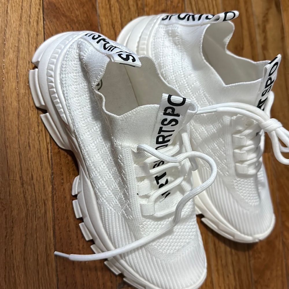 White letter detail lace- up front running sport sneakers